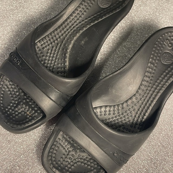 Women's Crocs Black Platform Wedge Slip-On Sandal Size 8 - Picture 3 of 13